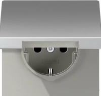 Розетка с крышкой Jung LS990 AL1520KL