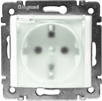 Розетка 2К+З 16A с крышкой со шторками IP44 774220 Legrand Valena цвет белый