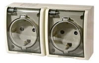 Розетка с заземлением двойная со шторками с крышкой Simon 15 Aqua 1594443-031