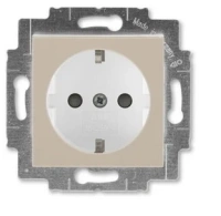 Розетка 220в с/з со шторками ABB Levit кофе макиато - белый 2CHH203457A6018