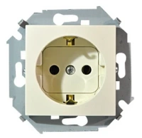 Розетка с заземлением Simon 15 1591432-031