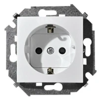 Розетка с заземлением Simon 15 1591432-030