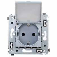 Розетка 220v с крышкой сталь DKC Avanti 4404013