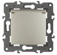 Розетка 220v с крышкой шампань ЭРА Элеганс 14-2103-04