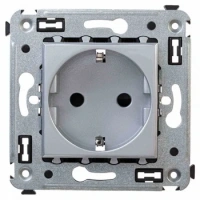 Розетка 220v c/з и шторками сталь DKC Avanti 4404003