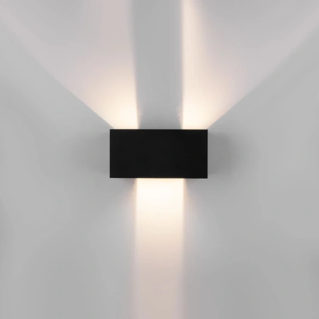 Уличный настенный светодиодный светильник с регулируемыми лучами WINNER DOUBLE LED IP54 Elektrostandard 35137/W черный