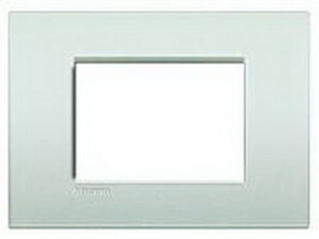Рамка 3 мод Нейтральный Белый жемчуг Bticino LivingLight LNC4803PR
