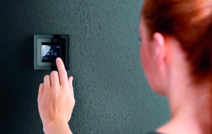 Терморегулятор Devireg Touch black (140F1069)