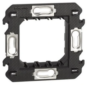KW01M2 + K4001M2A + K4702 Legrand Bticino Living Now белый