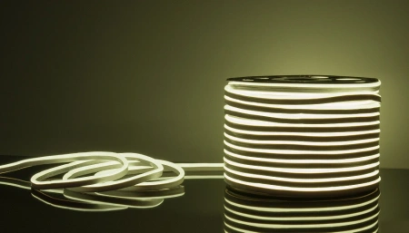 Светодиодный гибкий неон 220 В 9,6 Вт/м 120 Led/м 2835 IP67, односторонний холодный белый 6500К, 50 м Elektrostandard Гибкий неон 220V 9,6W 120Led 2835 IP67 односторонний холодный белый, 50 м